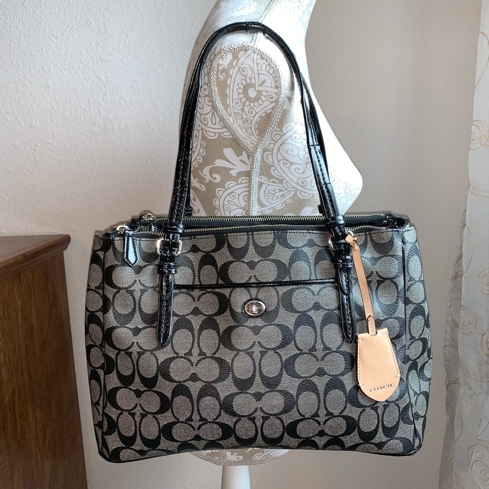 COACH F24603 Peyton Signature Jordan Double Zip